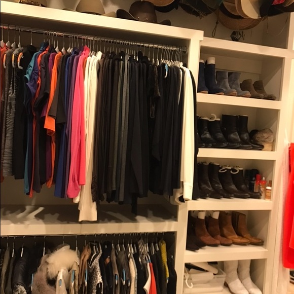 Clean closets!💙❤️💙❤️make your world pretty - Picture 4 of 5